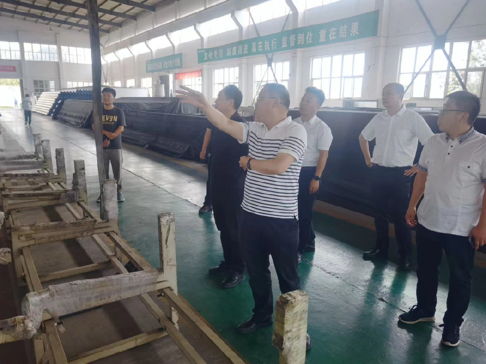 李磊、張瑛帶隊(duì)到廣平縣邯鄲市新頤通管業(yè)科技有限公司廠區(qū)督導(dǎo)檢查安全生產(chǎn)和疫情防控工作